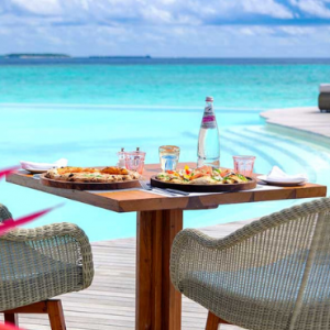 Baglioni Resort Maldives Maldives Honeymoon Packages Pool Bar2