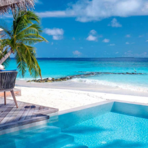 Baglioni Resort Maldives Maldives Honeymoon Packages Breakfast By Pool