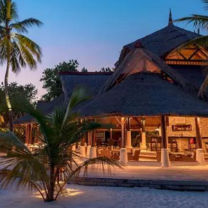 Banyan Tree Vabbinfaru Maldives Honeymoon Packages Naiboli Bar