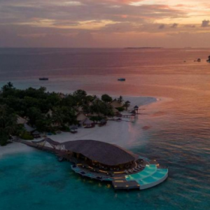 Banyan Tree Vabbinfaru Maldives Honeymoon Packages Aerial View Infinity Pool1
