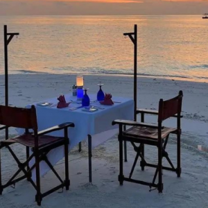 Banyan Tree Vabbinfaru Maldives Honeymoon Packages Sunset Beach Dinner