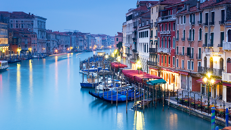 10 Perfectly Romantic Honeymoon Views from around the world - Italy