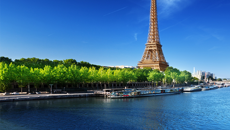 10 Perfectly Romantic Honeymoon Views from around the world - Paris