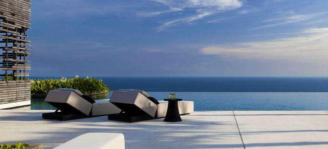 alila uluwatu - bali honeymoon packages - sundeck