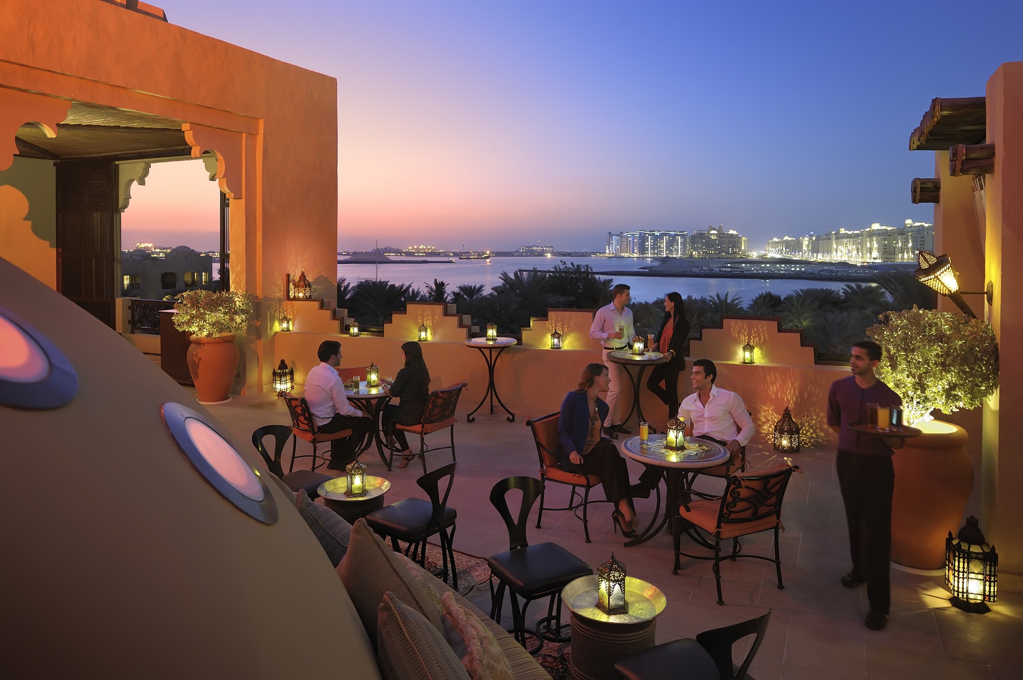 Best bars to visit in Dubai for your honeymoon - rooftop bar