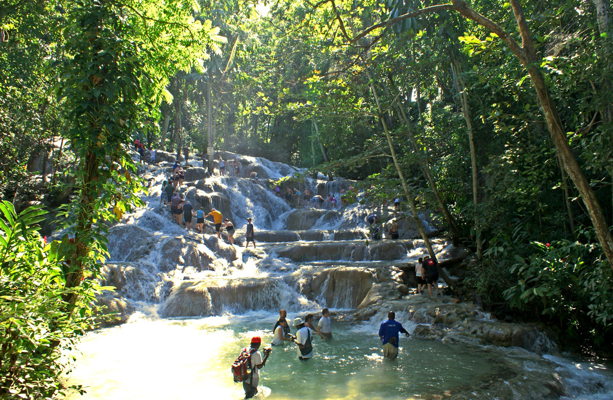 6 reasons to honeymoon at Jade Mountain St Lucia - DIAMOND FALLS & BOTANICAL GARDEN