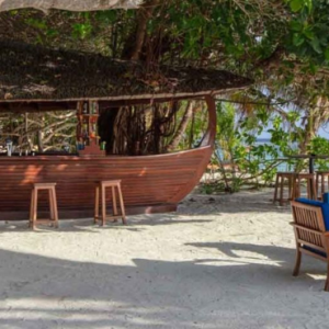 Adaaran Prestige Vadoo Luxury Maldives Honeymoon Packages Dhoni Bar
